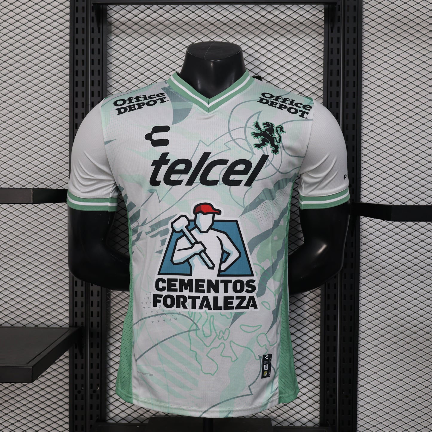 Club León 2025/26 away jersey.