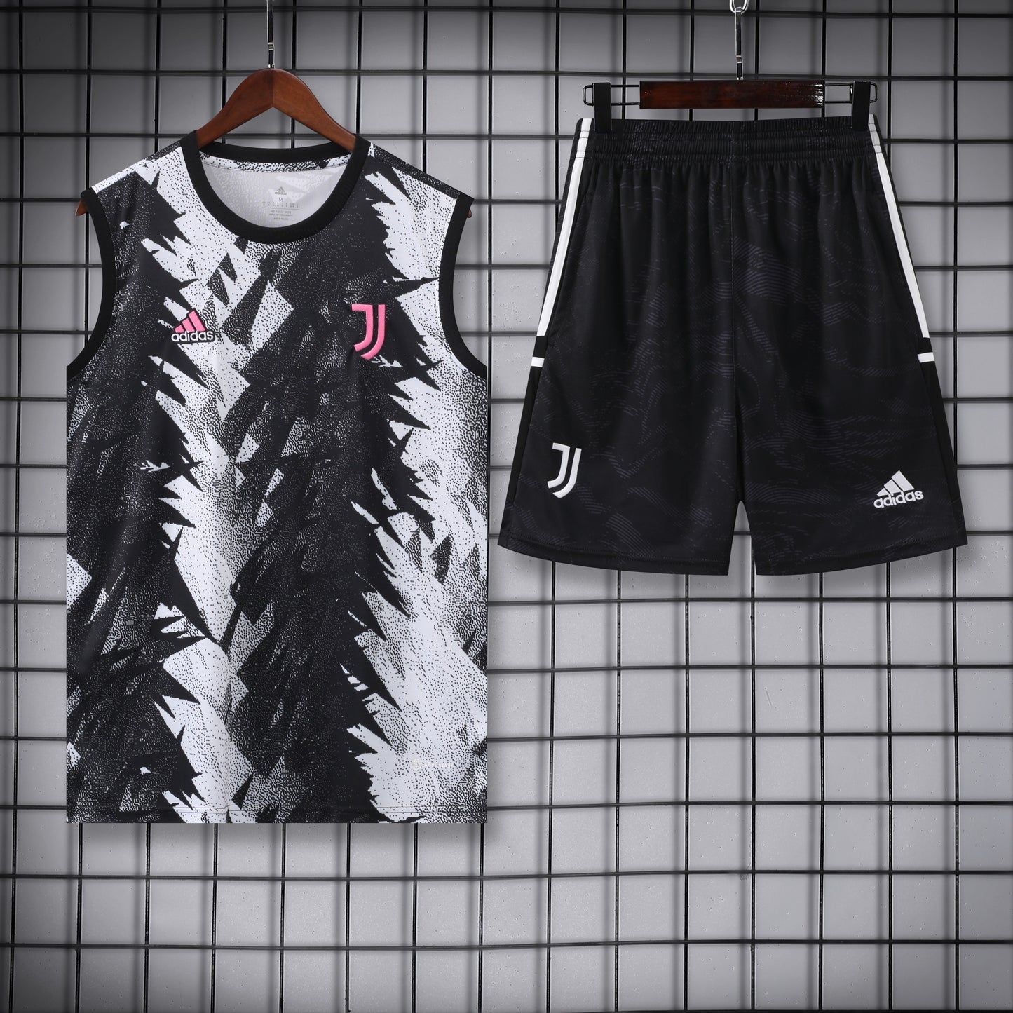 Juventus Training Kit